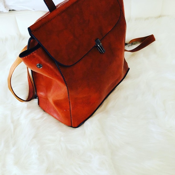 Backpack - Picture 4 of 5